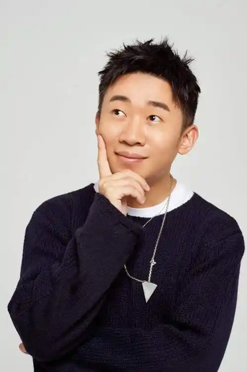 杨迪买下9800万的上海楼王?他晒梦想成真的表情包辟谣