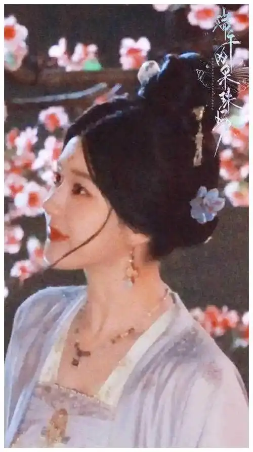 宛如画中仙美,紫衫独立,赵露思新剧风采倾城|纱裙|时尚魅力_网易订阅