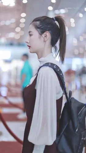 赵粤好圆的一颗头