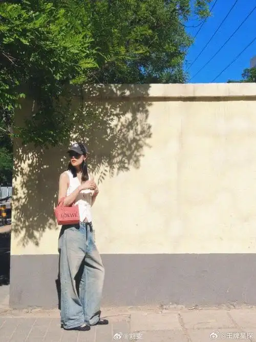 刘雯天生衣架子,随便一搭慵懒又好看,大表姐夏天多多营业哦!