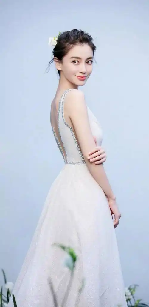 杨颖高颜值壁纸分享_力量_个人_领域