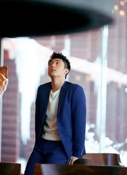 2018黄景瑜《海报时尚》青森之旅