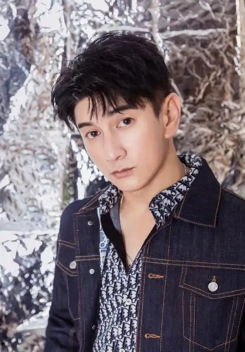 吴奇隆牛仔外套帅气写真图片56