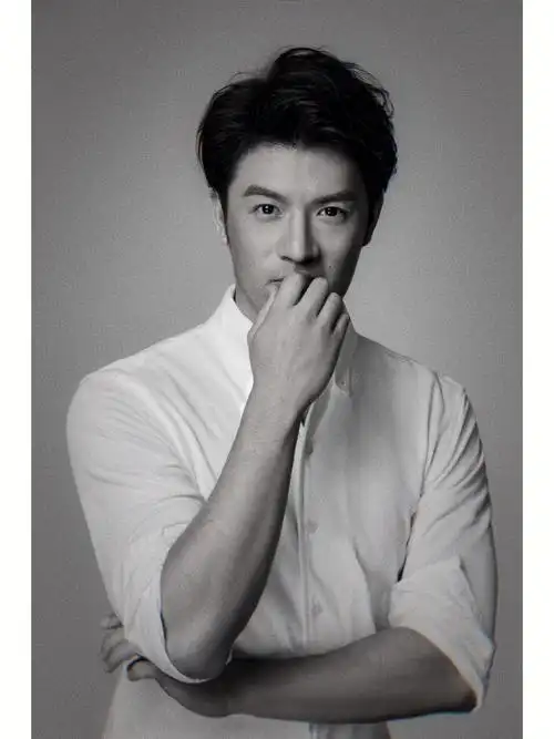 空间设计师形象照,能不能帮p老一点