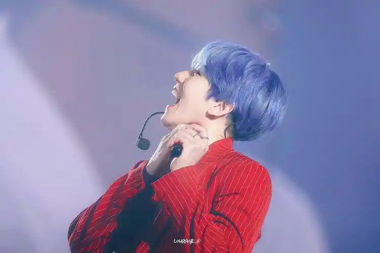 边伯贤 cr.courage_bh - 堆糖,美图壁纸兴趣社区