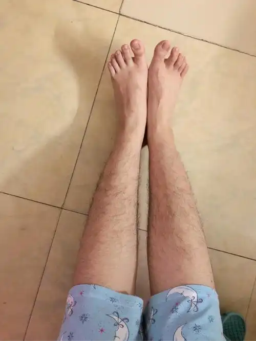 女生腿毛旺盛是怎样的人生体验