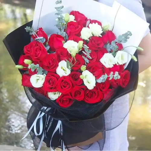 妇女节青岛鲜花速递红玫瑰花束礼盒济南淄博烟台同城生日配送花店