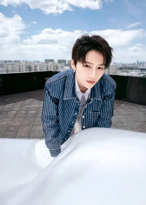 刘雨昕央视端午