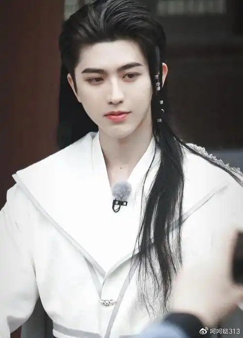 终于看到蔡徐坤穿古装帅出新高不敢认此颜值圈内少有