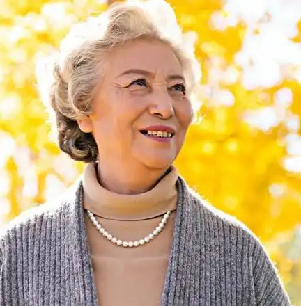 老年人发型如何扎适合老年人发型效果图