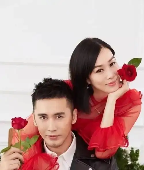 回顾张伦硕娶大12岁钟丽缇与3继女没隔阂一家五口很幸福