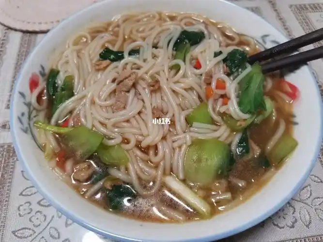 青菜肉丝汤粉