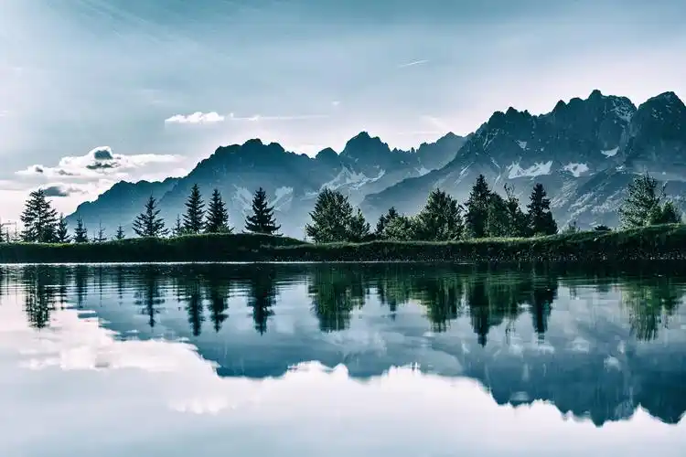 奇伟瑰丽的山川湖海电脑壁纸