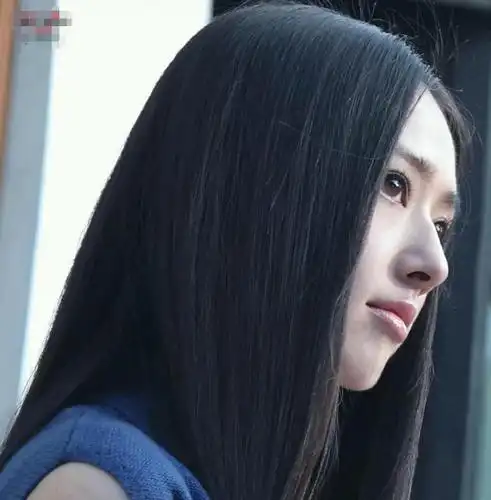 黑长直发型是"女神样板",为什么女生却不愿意留?原因太尴尬了_头发