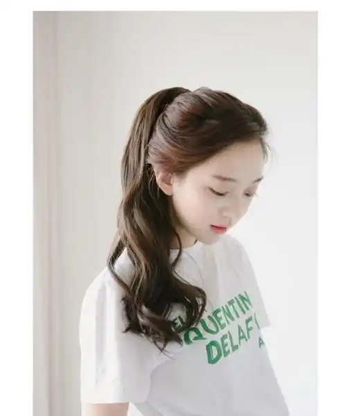 不管多少岁的女人,扎马尾时尽量少犯这3个"错误",脸大没气质