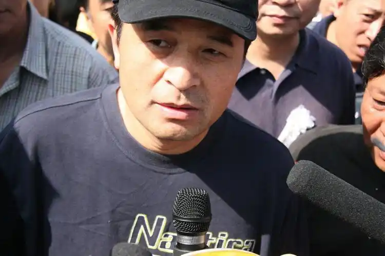 被封杀多年的毕福剑再次登上舞台只是这一次不在央视在餐馆