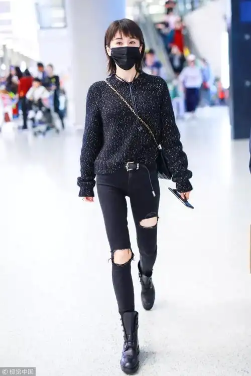 女明星的破洞牛仔裤,一年四季都在线!