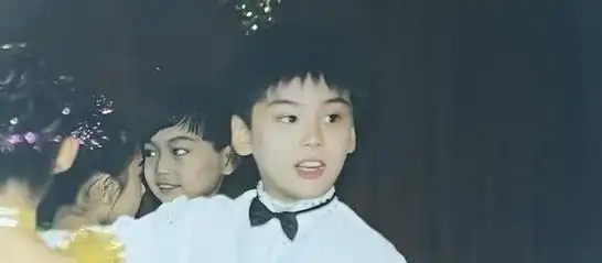 魏哲鸣:神似朴宝剑,站在龚俊旁一点不输,为啥就是不红呢