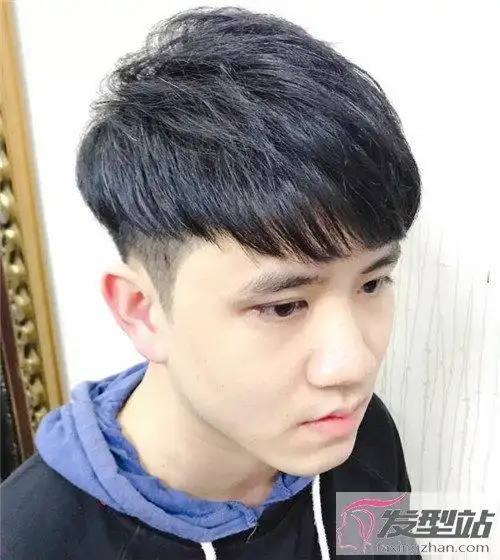 男生两边掏空发型帅气有型超有个性