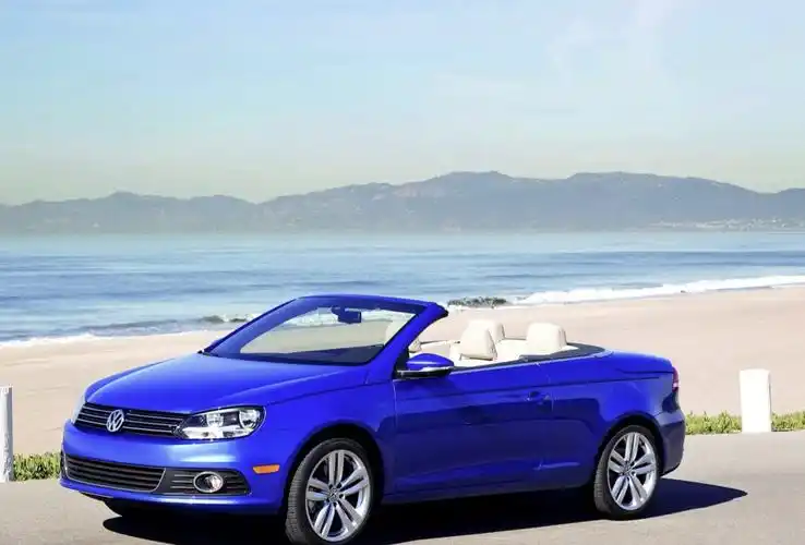 大众的硬顶敞篷轿跑车,你可能真没见过,进口大众eos