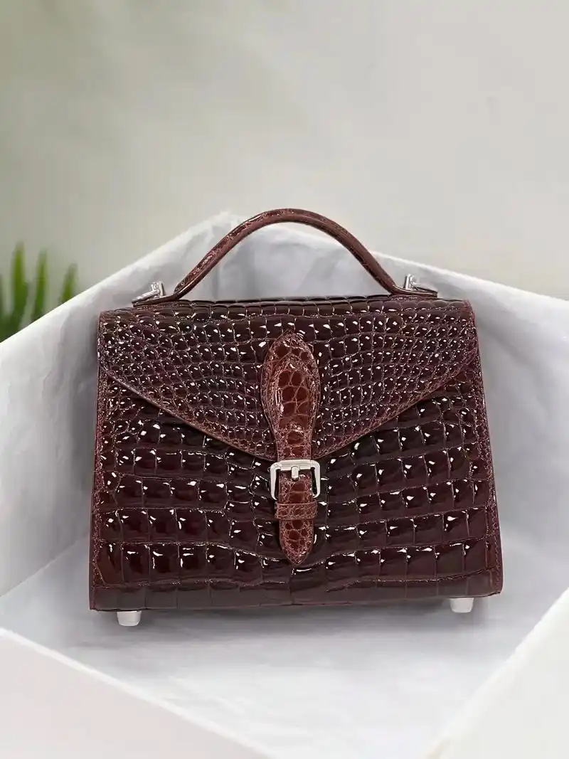 高端奢华鳄鱼皮女包.