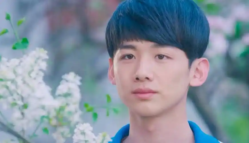 原创白敬亭早期被女记者恶意采访为了梦想睡过地铁他有多卑微