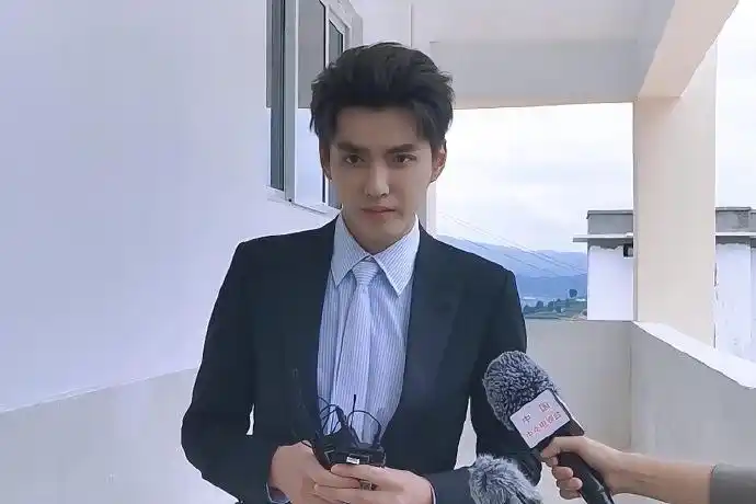 天涯吴亦凡面相(吴亦凡面相看未来妻子)