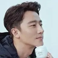 黄轩最帅的头像_微信头像图片大全