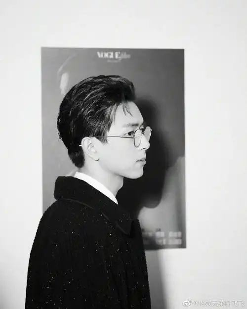 最适合眼镜半永久的男艺人#戴眼镜,高鼻梁的侧颜帅哥yyds哈哈哈哈搞