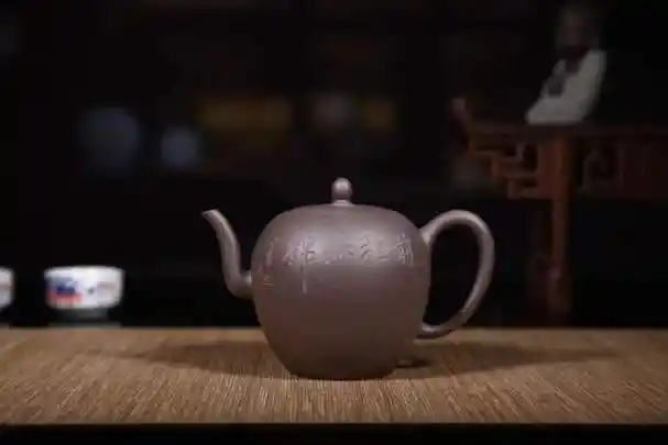 宜兴紫砂陶艺家-翊云居紫砂艺术创始人周丽萍