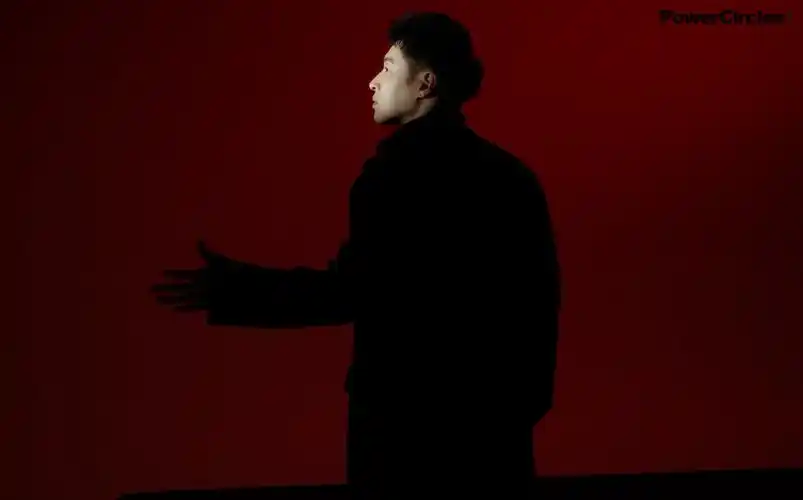 简介:潘玮柏红与黑造型写真图片,分享一组潘玮柏图片给大家,图中的