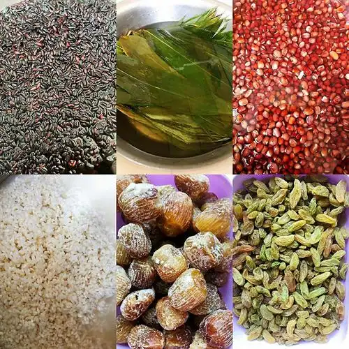 这是包粽子所需要的原料,糯米,粽叶,蜜枣,红豆黑米等等.