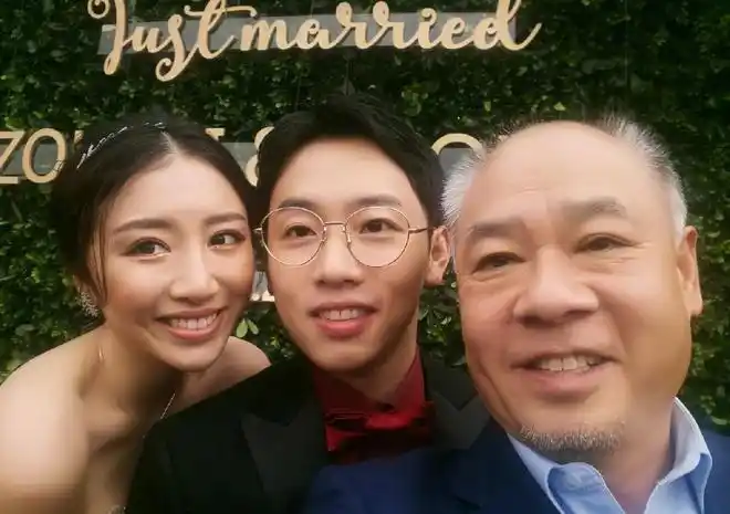 李宁与57岁妻子近况,妻子漂亮依旧,李宁工作忙碌,夫妻感情很好