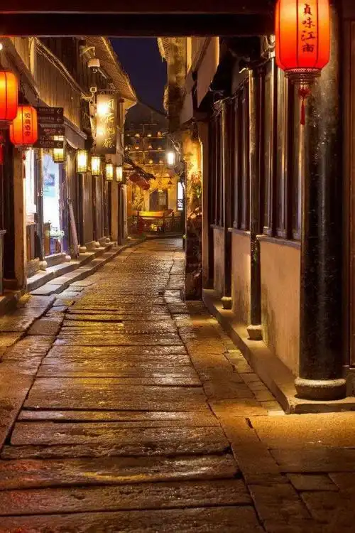 唯美诗:小巷变化