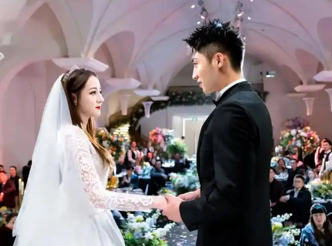 黄景瑜迪丽热巴大瓜!恋爱4年隐婚生子,不公开是为保护孩子?