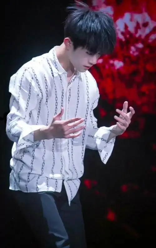 16岁的小千玺 - 易家小娇妻 - 图虫