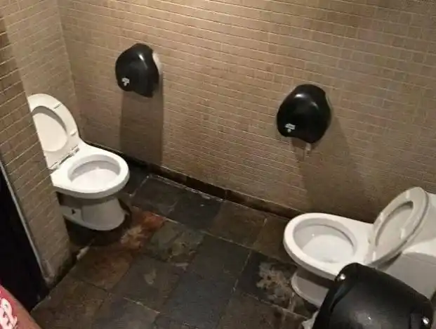 盘点世界最奇葩的卫生间,每一个都是反人类的设计,让人哭笑不得