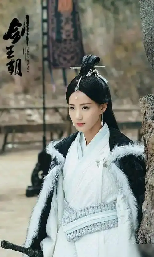 李一桐被评为"带谁谁不火",李一桐回应:我体寒