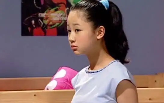 2005年,因为一部情景喜剧《家有儿女》,"夏雪"的饰演者杨紫被观众熟知