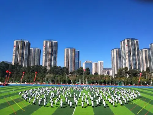 求实之光薪火相传昆十中迎来建校100周年