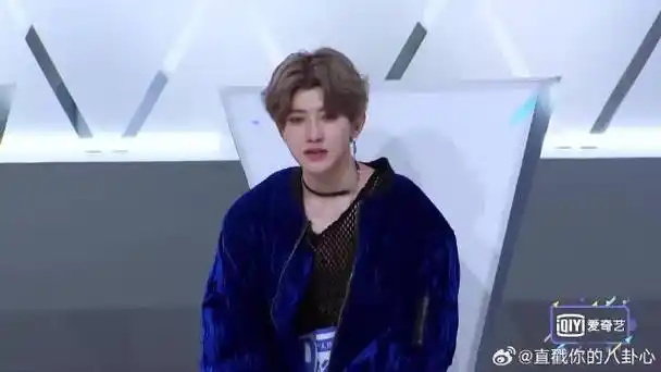 王嘉尔清唱《巴比龙》,烟嗓狙击真不是盖的,又苏又!