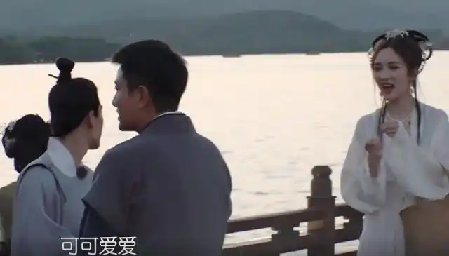 贾乃亮和孟佳还是许仙和白娘子的装扮.这一对的颜值也太高了.