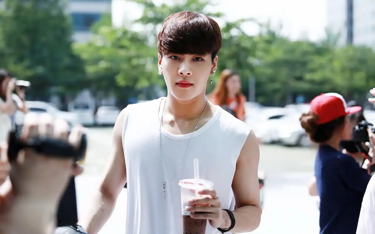 嘎嘎王嘉尔高清写真桌面壁纸