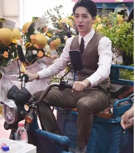 论许魏洲的"傻"!_三轮车