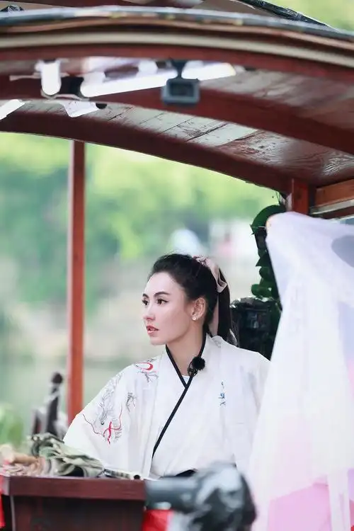 张柏芝再扮古装造型清丽惊艳梦回河东狮吼