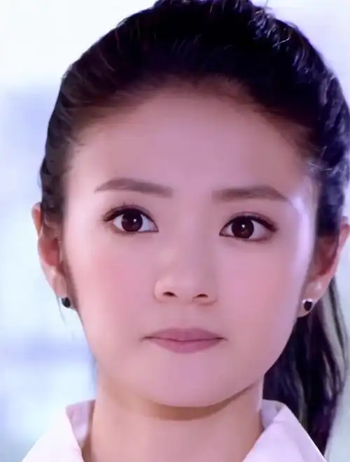 安以轩晒出美照,年轻依旧,令人大饱眼福-度小视