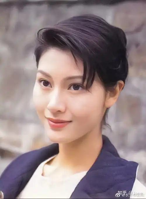 如何评价李嘉欣年轻时的相貌? - 知乎