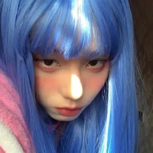 求蓝发美女头像