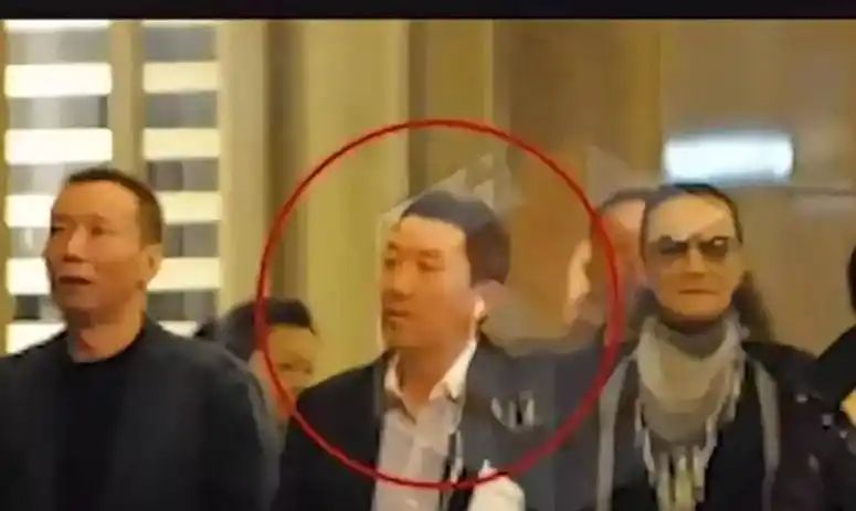 李小冉两段恋情引人注目,却转身嫁给相识多年的男闺蜜_孙东海_徐佳宁