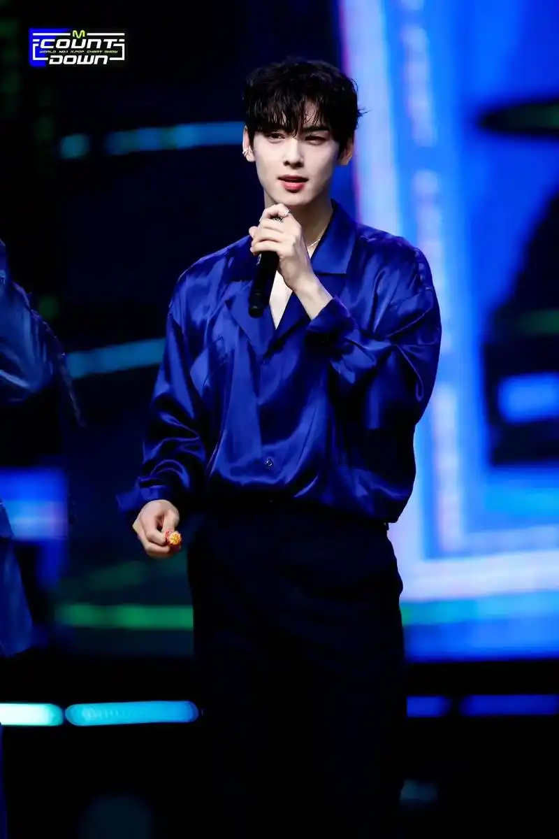 是车银优啊99.#车银优 #车银优高清壁纸 #泰裤辣 - 抖音